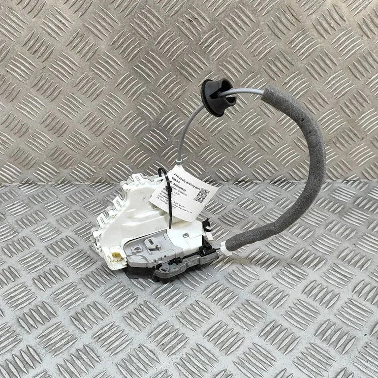 Front door lock 8X2837016B