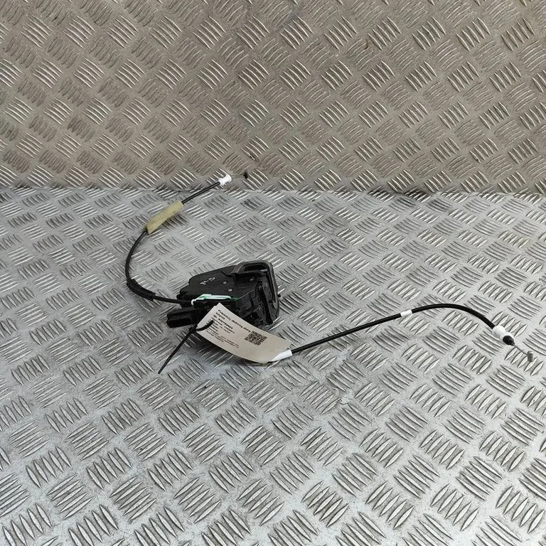 Priekšējo durvju slēdzene 9846870080