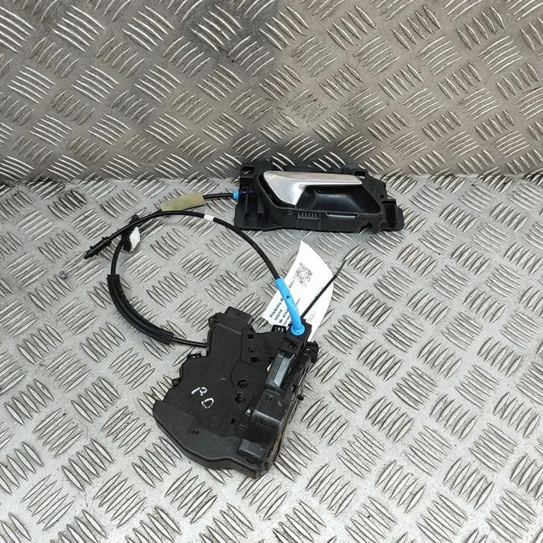 Zamek drzwi przednich 98201552VV