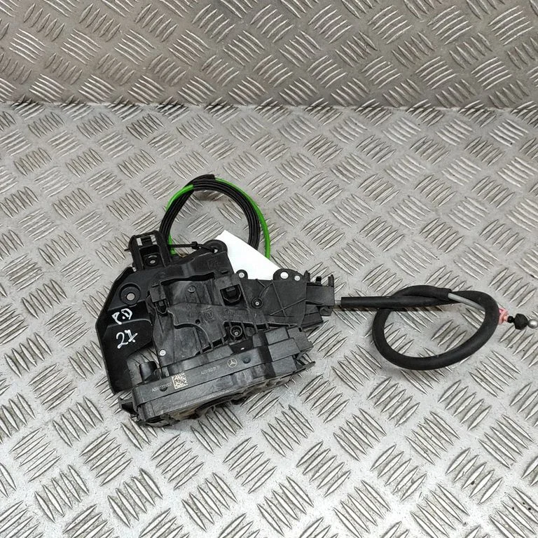 Esiukse lukk – Mercedes-Benz EQS V297 (2021-)