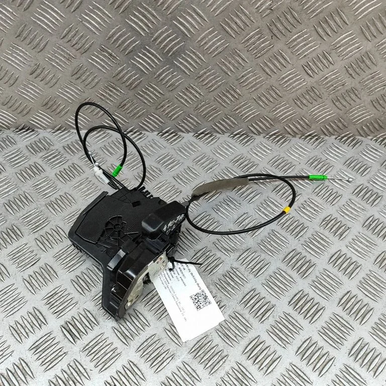 Front door lock 69030F4140