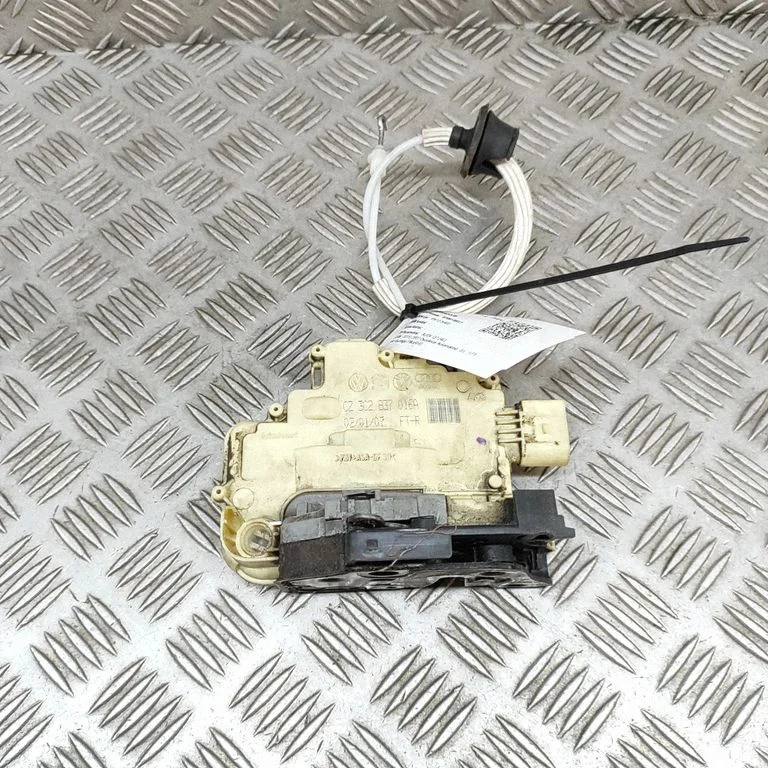 Front door lock – Audi Q7 4L (2005-2015)