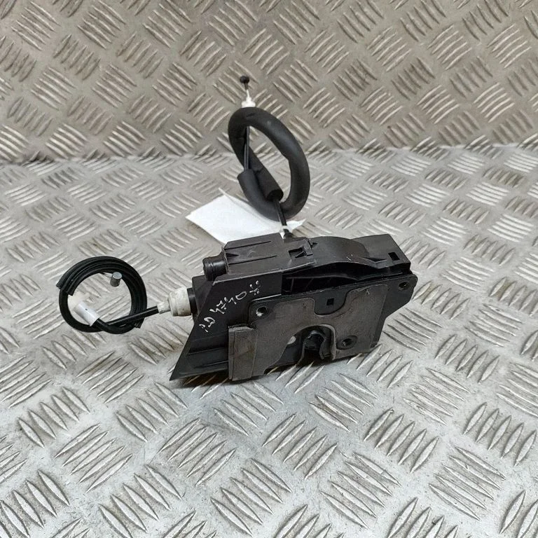 Priekšējo durvju slēdzene J9D3203A28AF