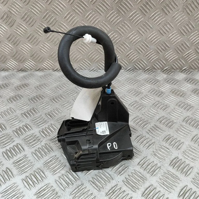 Front door lock J8A2203A28AD