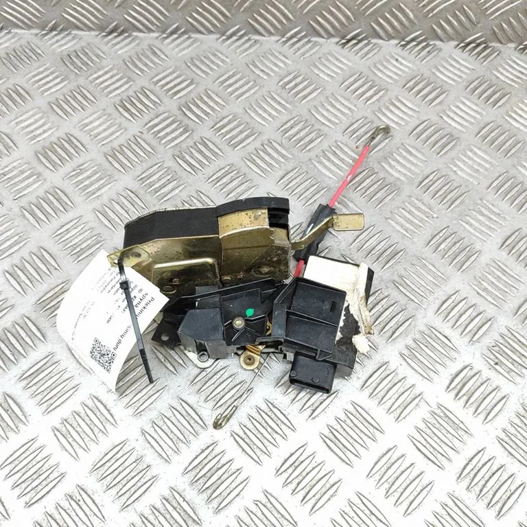 Front door lock – BMW 5 Series E34 (1988-1996)