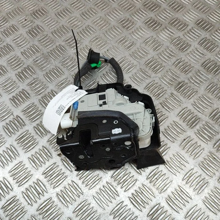 Front door lock – Audi A4 S4 B9 (2015-2019)