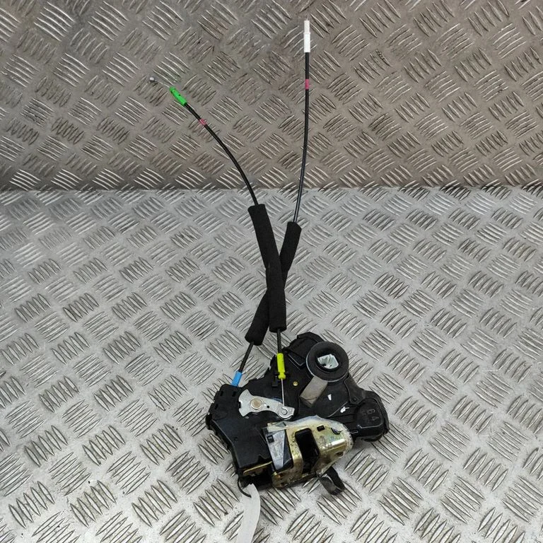 Esiukse lukk 6903033271