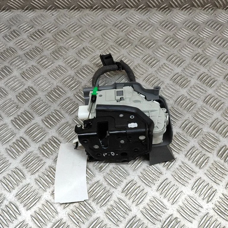 Front door lock – Audi A5 (2016-2024)