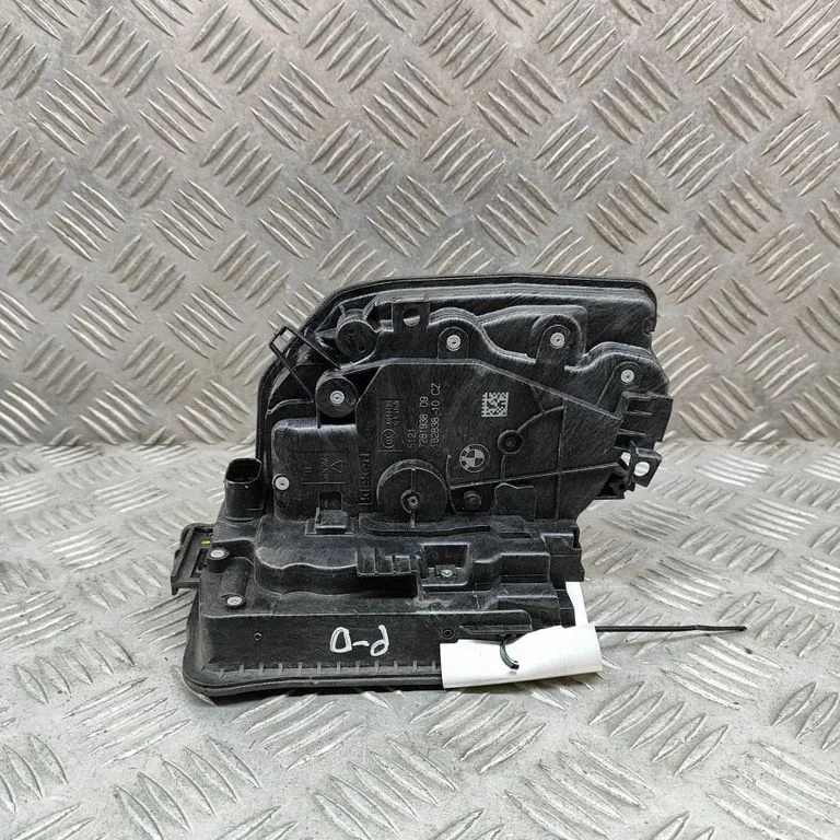 Priekšējo durvju slēdzene – BMW 2. sērija F45 (2014-2021)