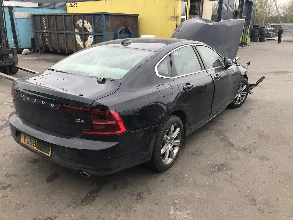 Volvo S90, V90