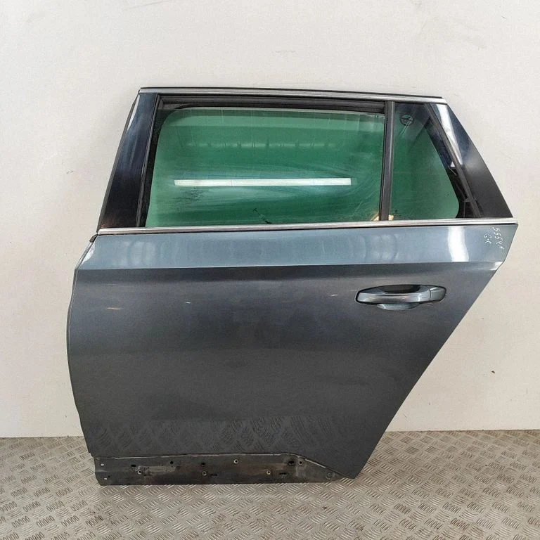 Aizmugurējās durvis 3V9833311