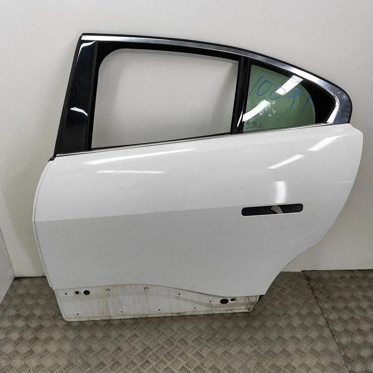 Aizmugurējās durvis SAJ9D324631AA