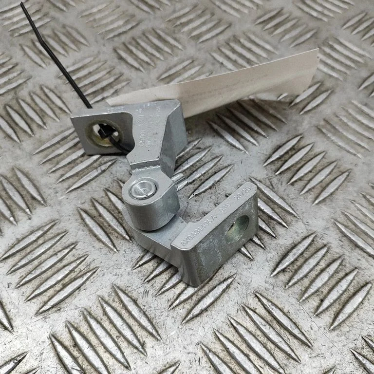 Rear door upper hinge – Skoda Superb B8 (3V) (2015-2024)
