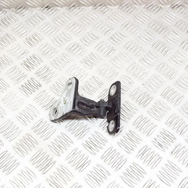 Aizmugurējā augšējā eņģe CPLA228A64AD
