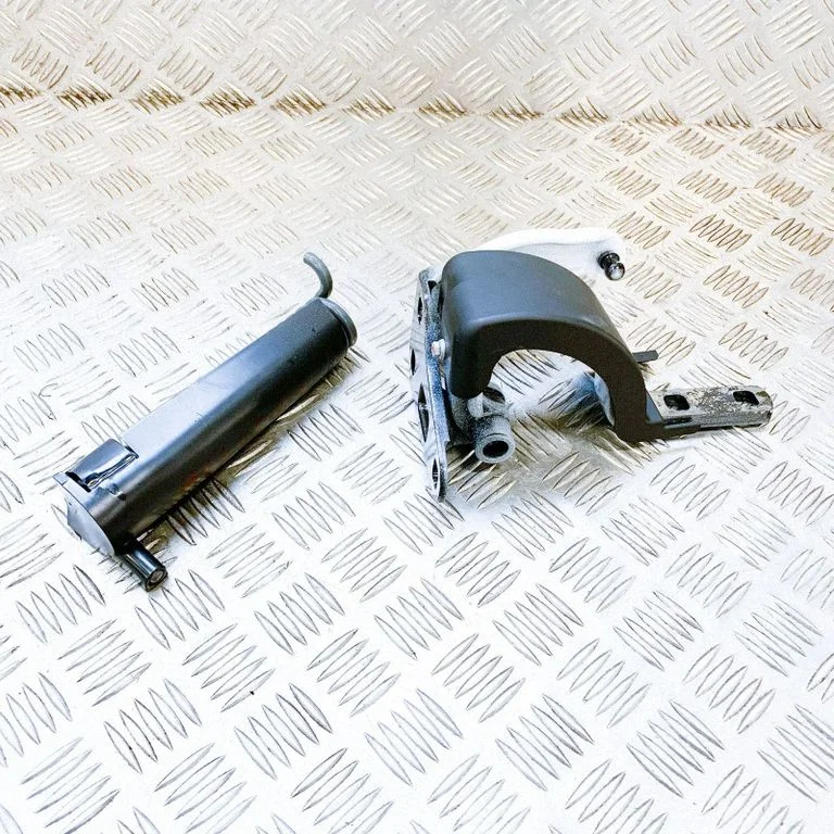 Rear door upper hinge – Tesla Model S (2012-)