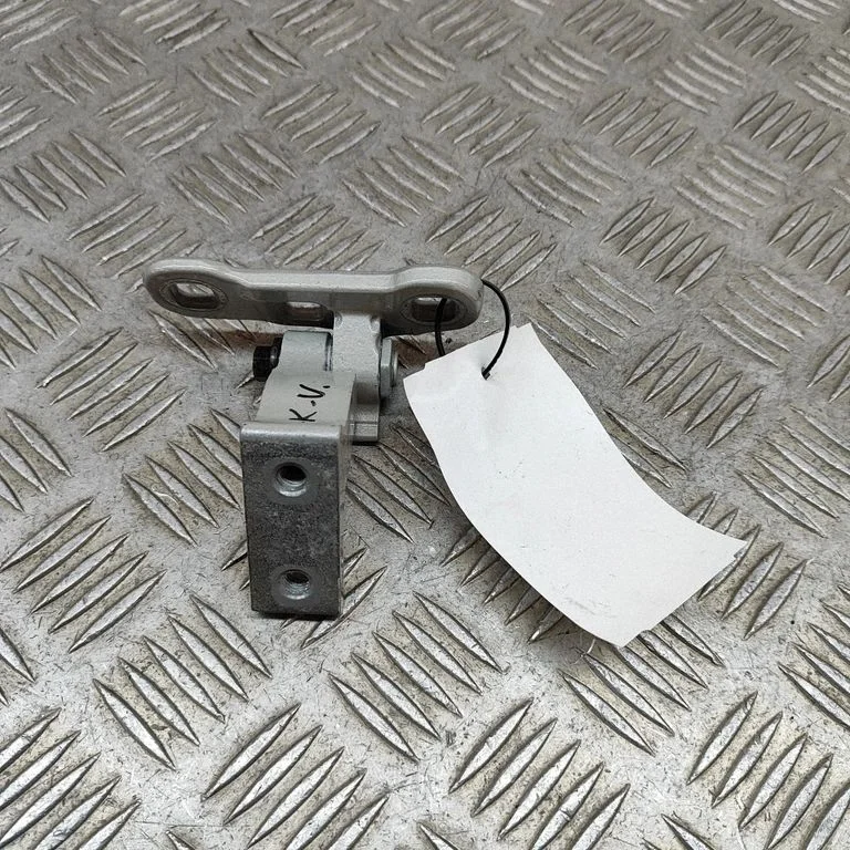Aizmugurējā apakšējā eņģe 31424455