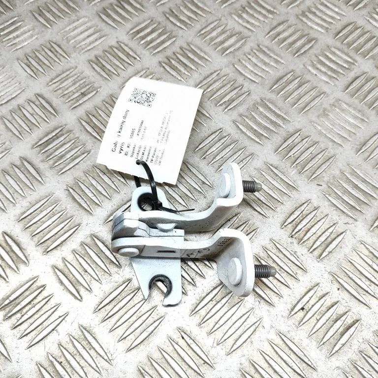 Tagaukse alumine hing 109133300G