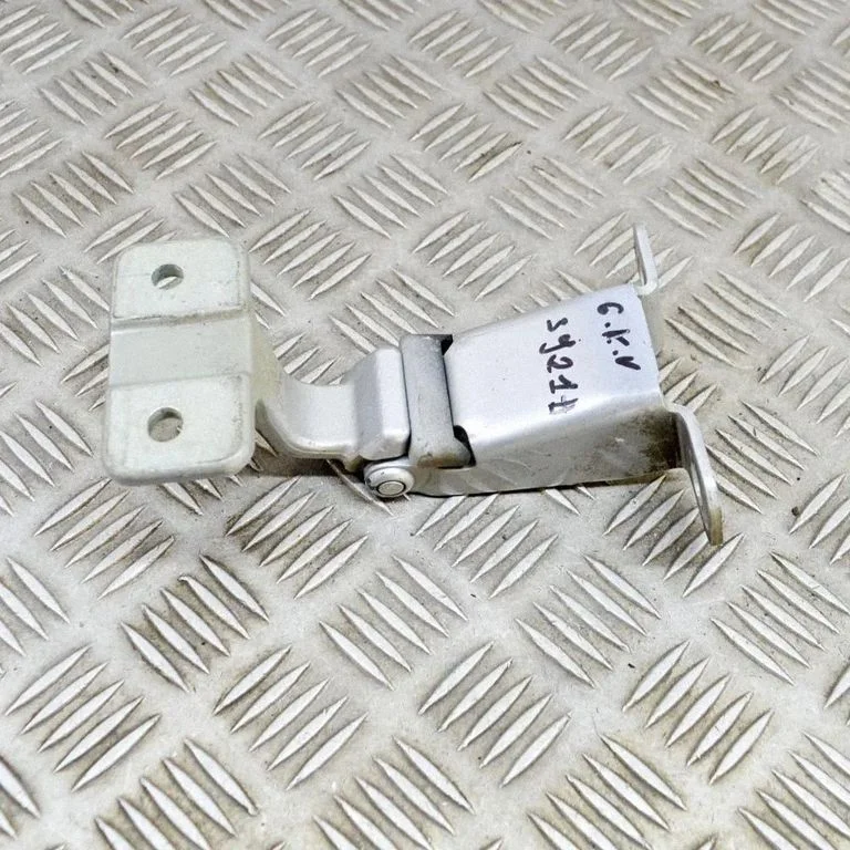 Aizmugurējā apakšējā eņģe KU4674A