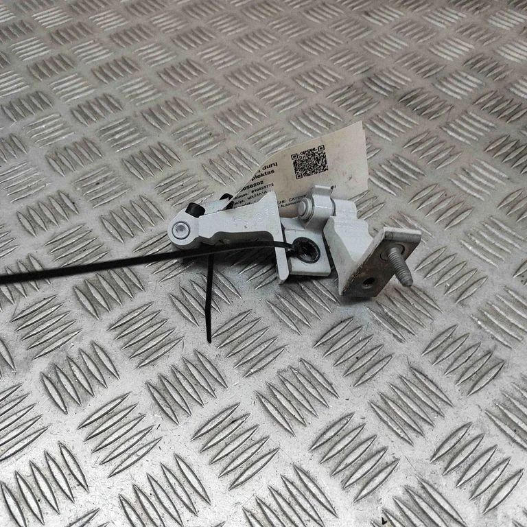 Tagaukse hingede komplekt 8V5833403E