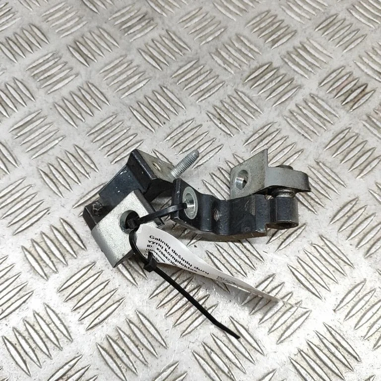 Tagaukse hingede komplekt 8W0833404A