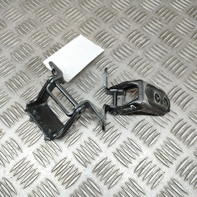 Tagaukse hingede komplekt – Nissan Juke II F16 (2019-)