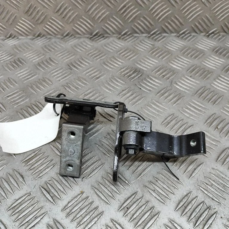 Rear door hinge set – Volvo S90, V90 (2016-)