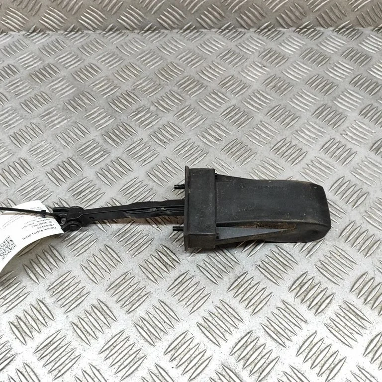 Aizmugurējo durvju atvēršanas ierobežotājs A2067305802