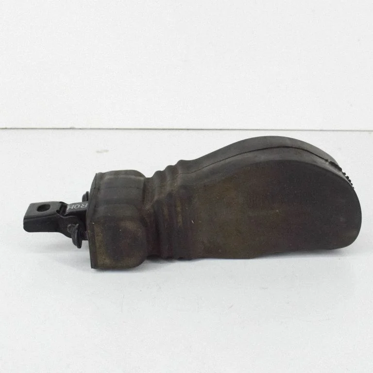 Rear door check strap stopper 8R0839267B