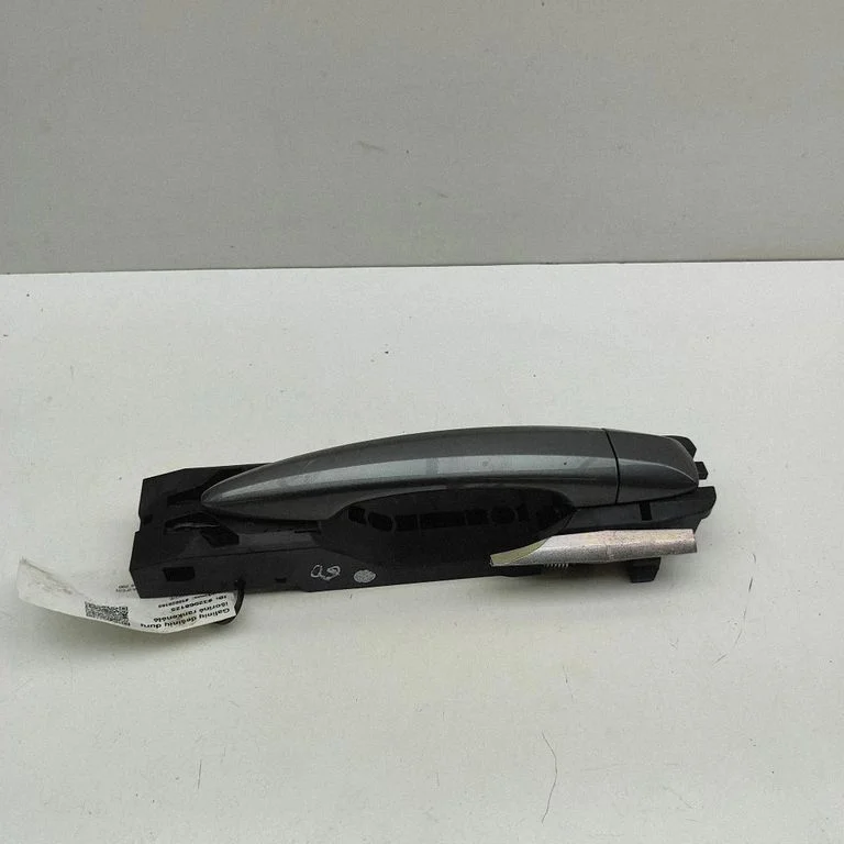 Tagaukse välimine käepide 826105MP1A