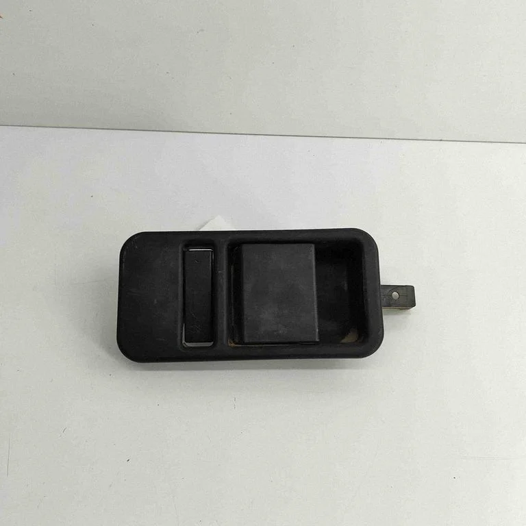 Rear door interior handle 500329792 – Iveco Daily 5th gen (2011-2014)