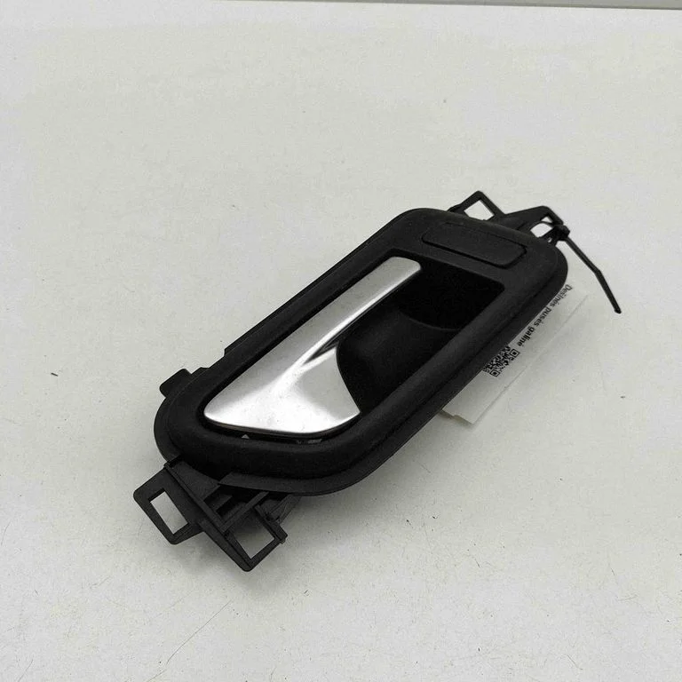 Rear door interior handle – Volkswagen Amarok (2010-2020)