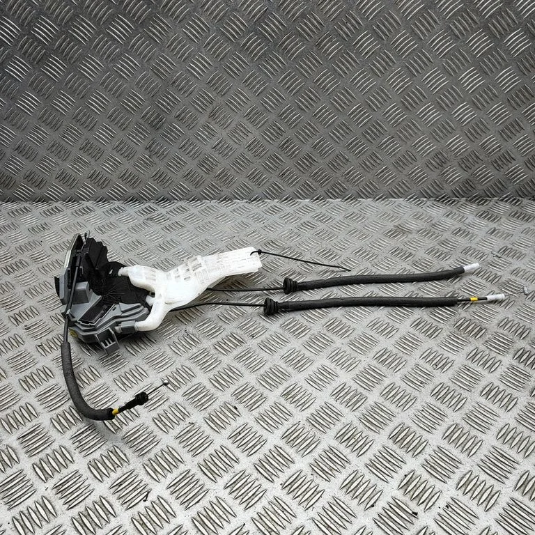 Rear door lock 81410C5010
