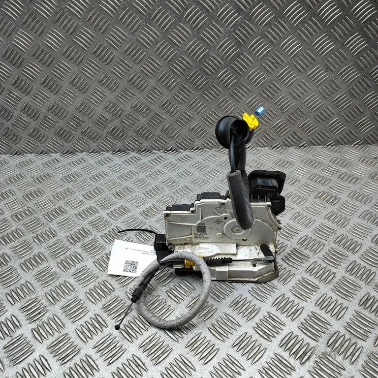 Rear door lock 4K0839015S
