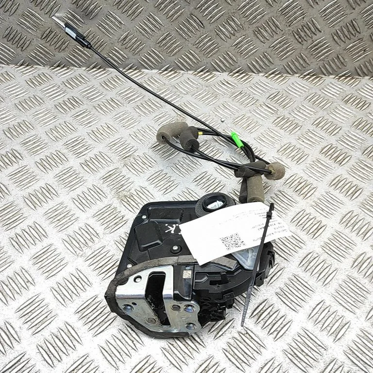 Rear door lock 6906048080