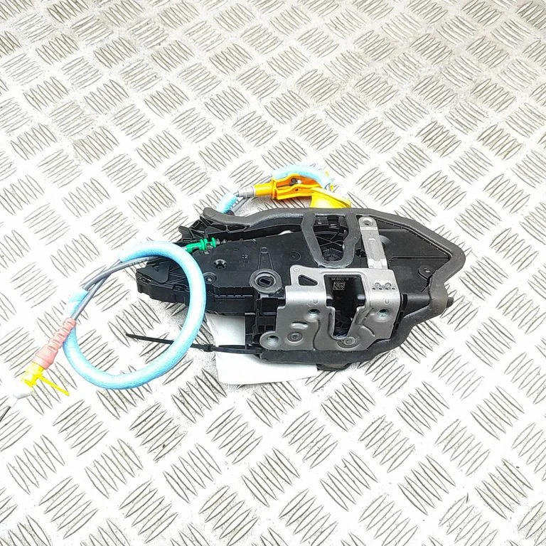 Aizmugurējo durvju slēdzene – BMW 5. sērija G60 G61 (2023-)