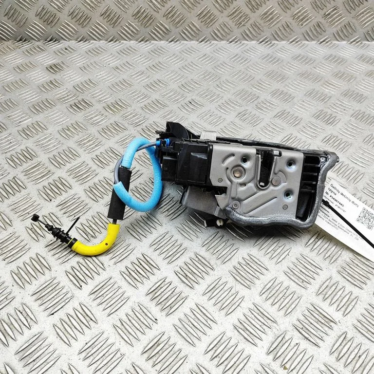 Rear door lock 7477712