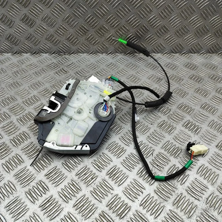 Tagaukse lukk 6905078040 – Lexus RZ (2023-)