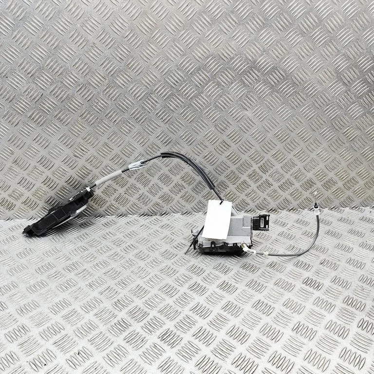 Aizmugurējo durvju slēdzene 9816929280