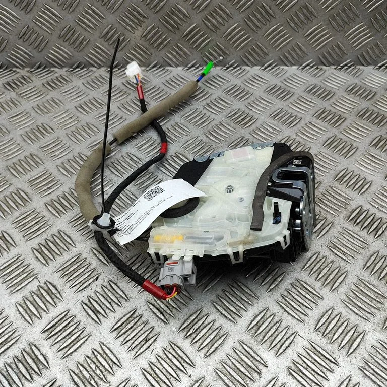 Rear door lock 6905078040