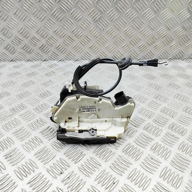 Rear door lock – Volkswagen Amarok (2010-2020)