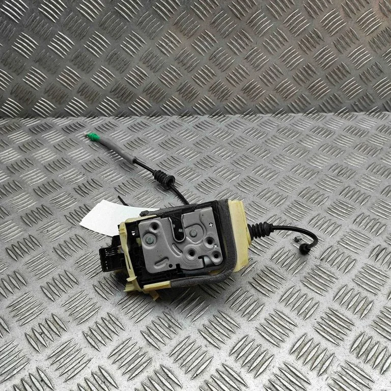 Rear door lock – Volvo V60 (2018-)