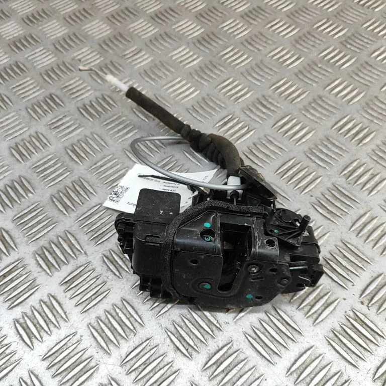 Rear door lock SC2EM6205210