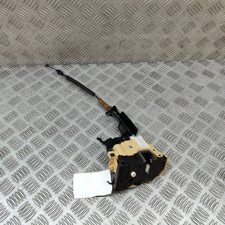 Aizmugurējo durvju slēdzene 50536549
