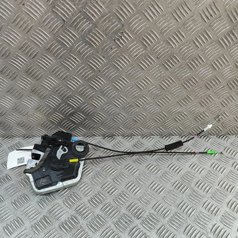 Aizmugurējo durvju slēdzene – Lexus NX (2014-2021)