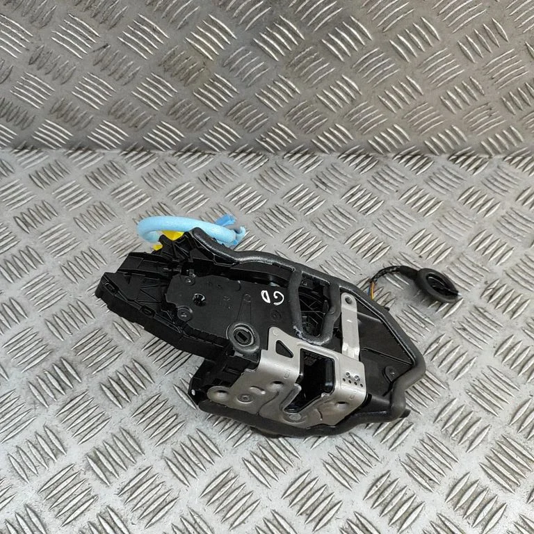 Aizmugurējo durvju slēdzene – BMW X2 U10 (2023-)