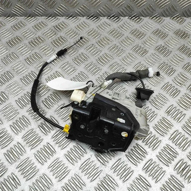 Rear door lock – Audi A7 S7 4G (2011-2017)
