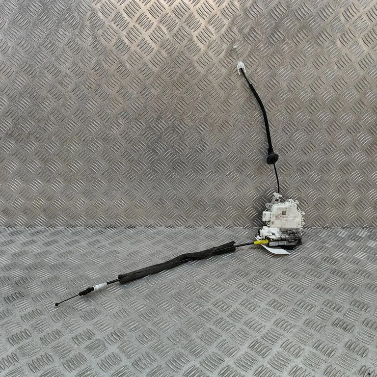 Rear door lock – Porsche Cayenne (9Y0 9Y3) (2018-)