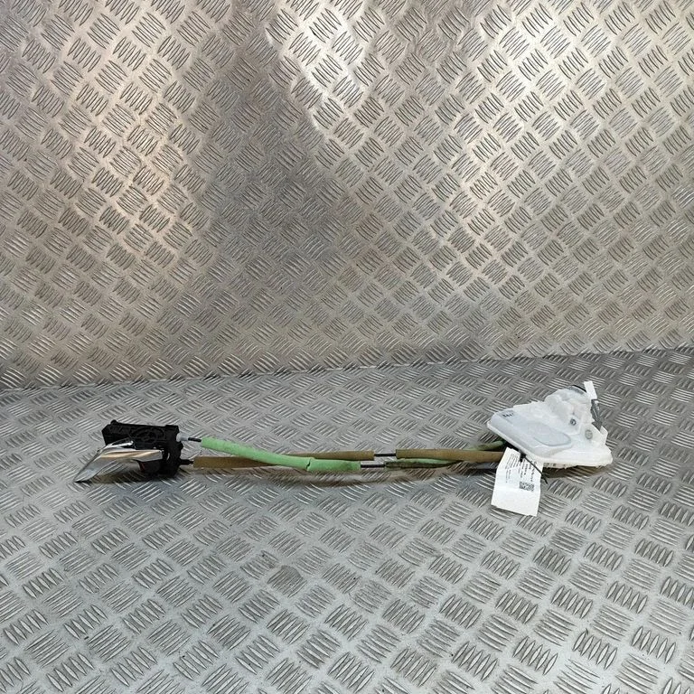 Aizmugurējo durvju slēdzene KB9G73310