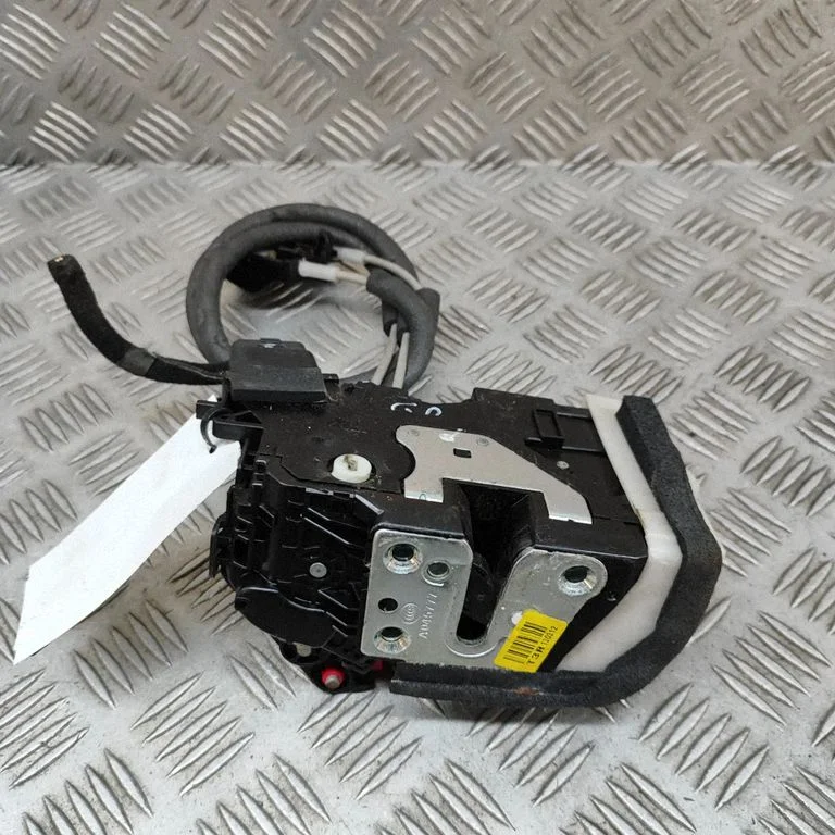 Tagaukse lukk 814202T030 – KIA Optima (2010-2015)