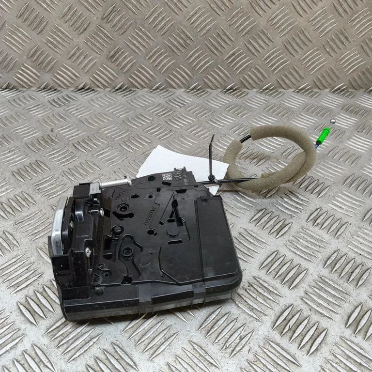 Rear door lock 6906048070